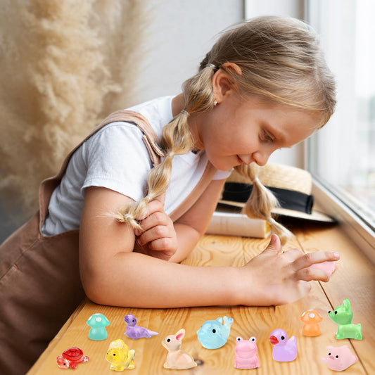 150 Pcs Mini Resin Animals Luminous Mini Animals Luminous Mini Resin Animals Glow in The Dark Figurines Mini Ducks Frogs Rabbits Turtle Lizard Tiny Toy Animal for Landscape Garden Dollhouse Decoration